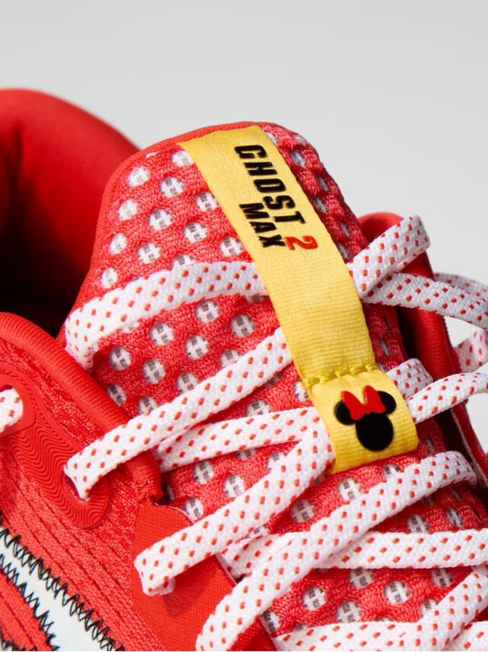 NIB Brooks Ghost Max 2
Minnie Mouse Red and White
Men's Athletic Shoe men's 10 - Picture 3 of 10
